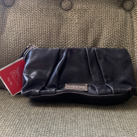 Victoria's Secret Handbags - Victoria's Secret Black wristlet